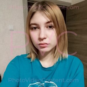 Kiki · model portrait
